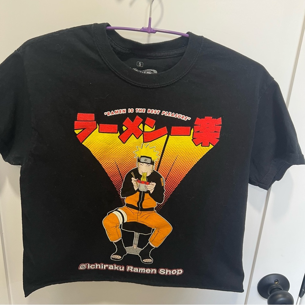 Ichiraku Ramen Shop Black T-Shirt and Forever 21 Gray NASA Crop T-shirt